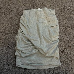 Scrunched grey skirt size small